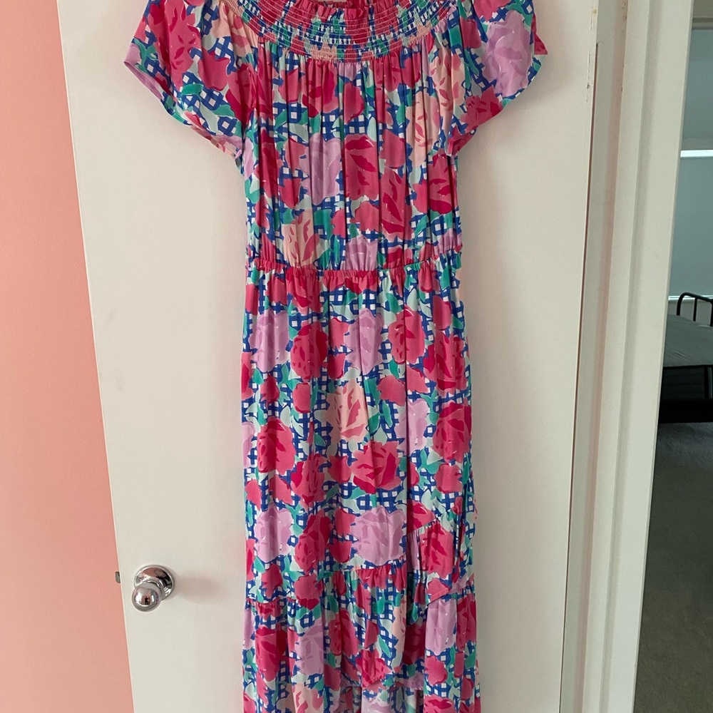 Vineyard Vines run for the roses dress! Size 14, worn one time.